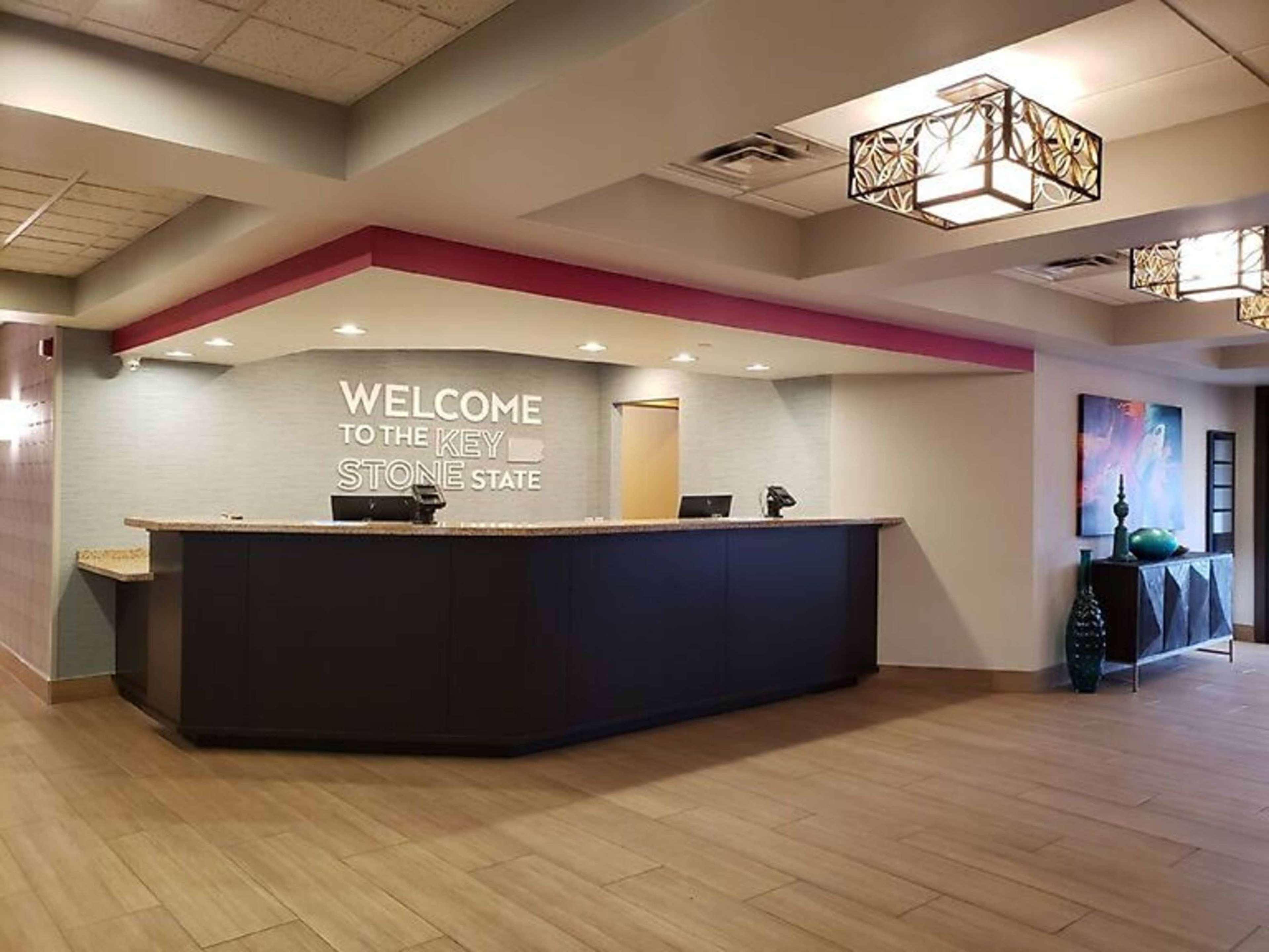 Hampton Inn Greensburg Bagian luar foto