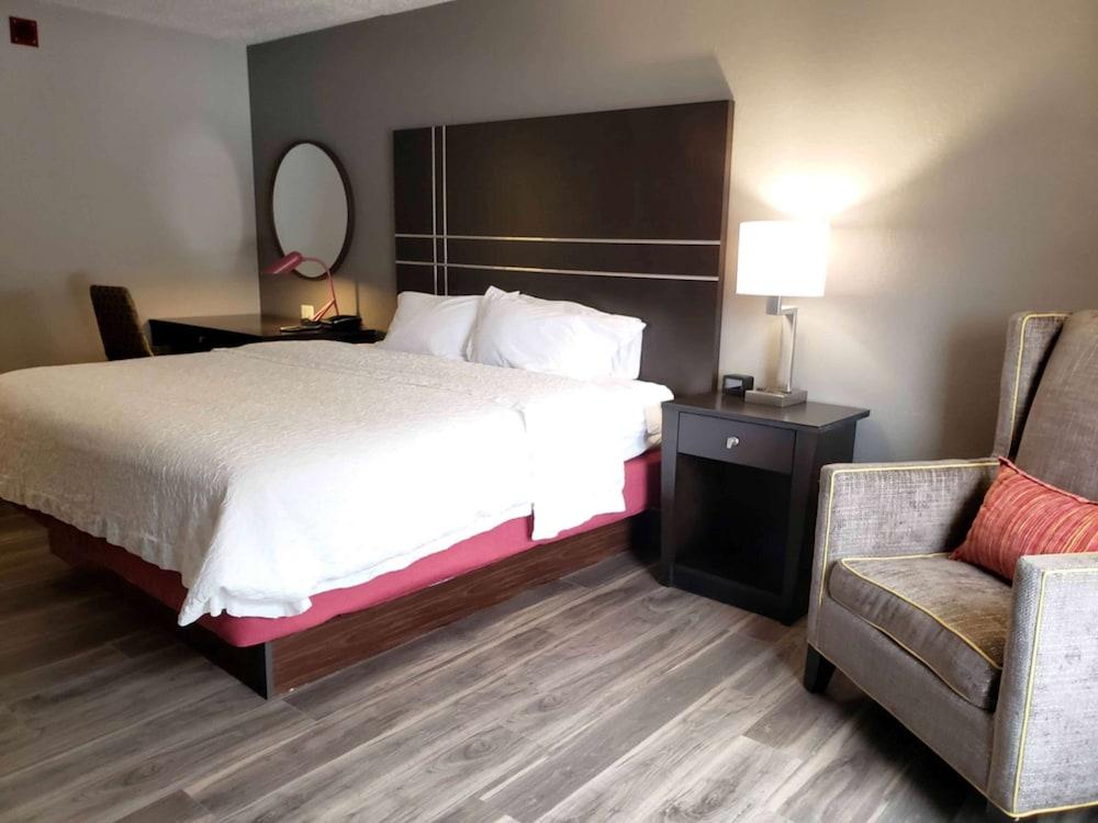 Hampton Inn Greensburg Bagian luar foto