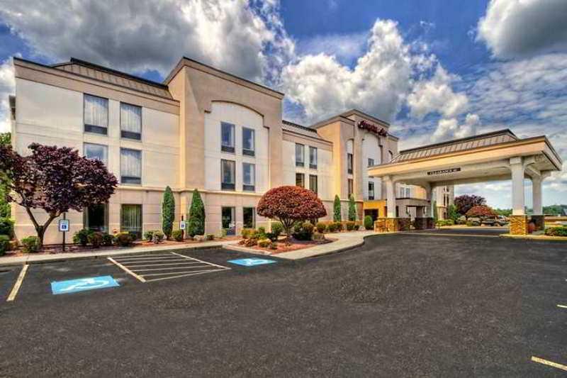 Hampton Inn Greensburg Bagian luar foto